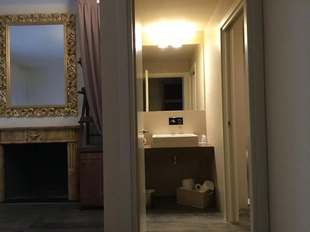 La Chambre Milano Guest House